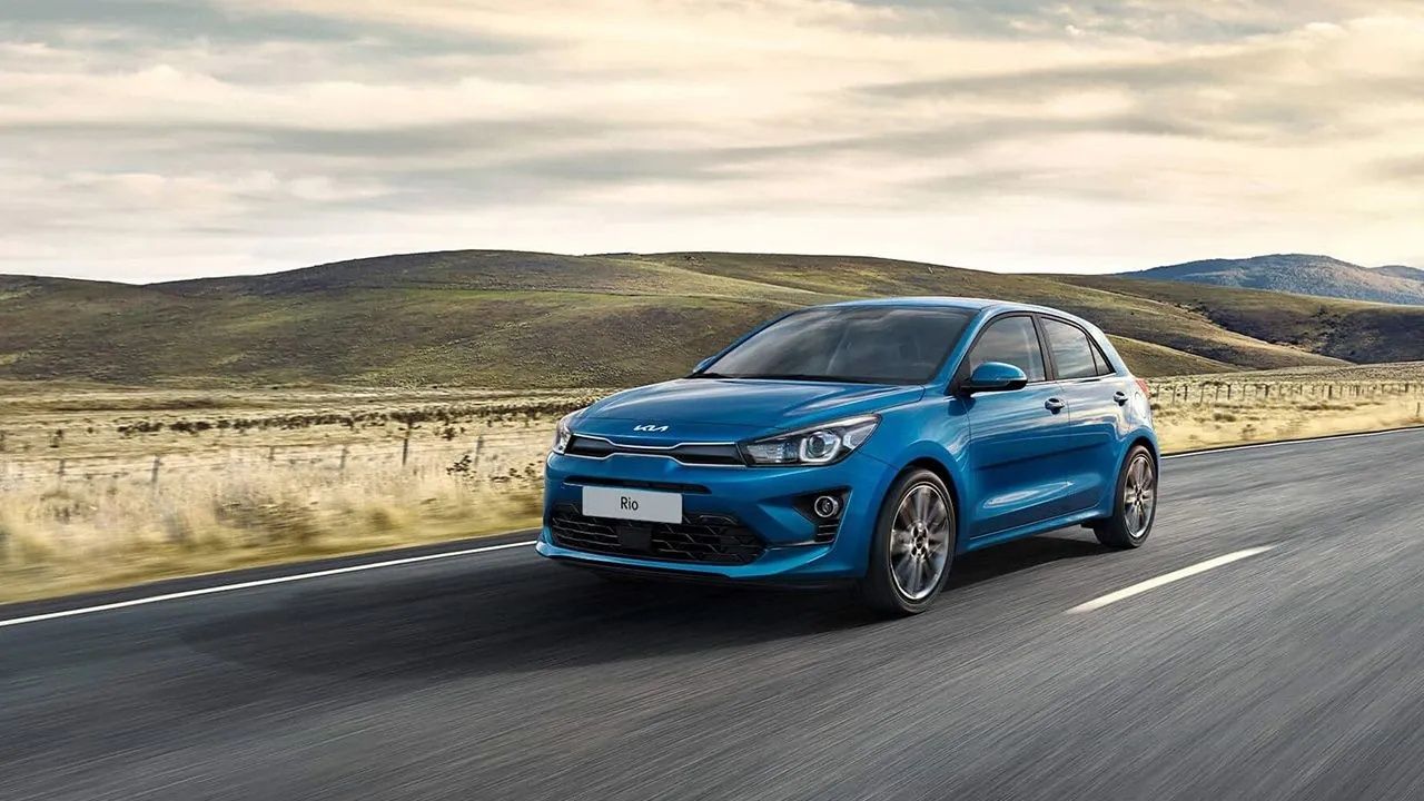 Kia Fiyat Kozunu Devreye Soktu! En Büyük Rakibi Clio'ya Fark Attı 9