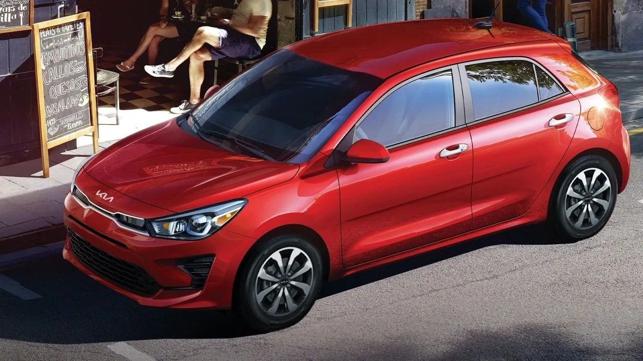 Kia Fiyat Kozunu Devreye Soktu! En Büyük Rakibi Clio'ya Fark Attı 14