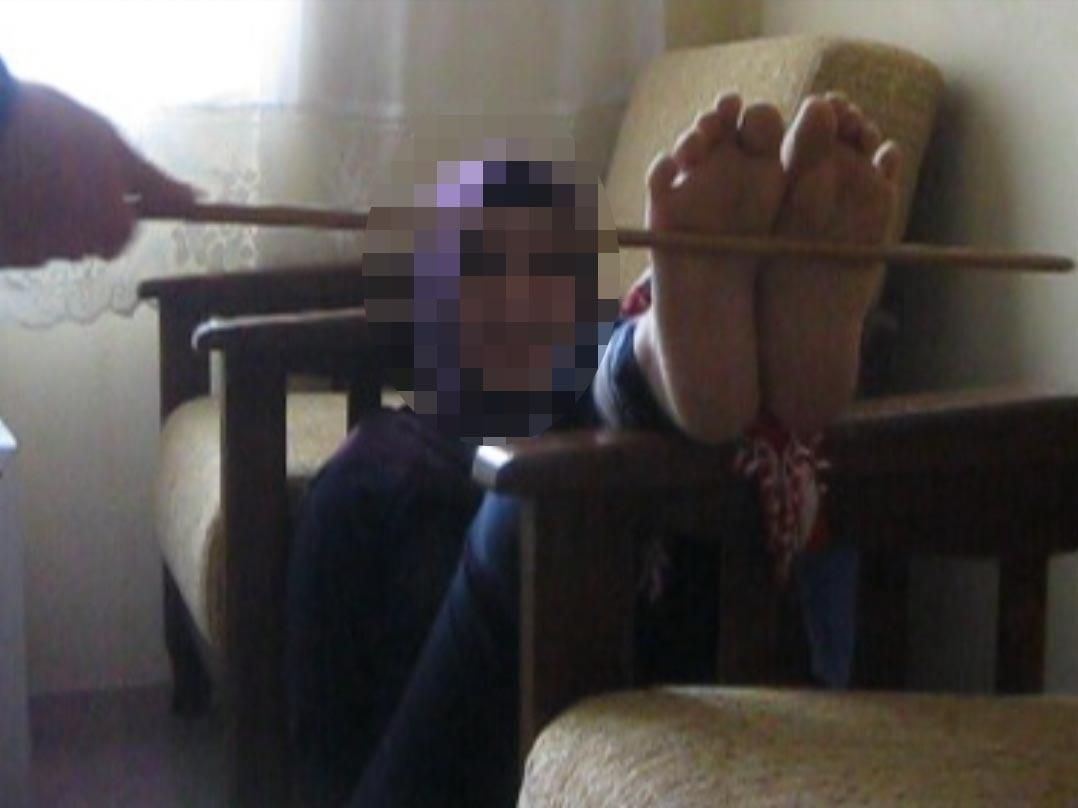Kadınları falakaya yatırıp video çekti! Eşinin açıklaması ise dumur etti 2