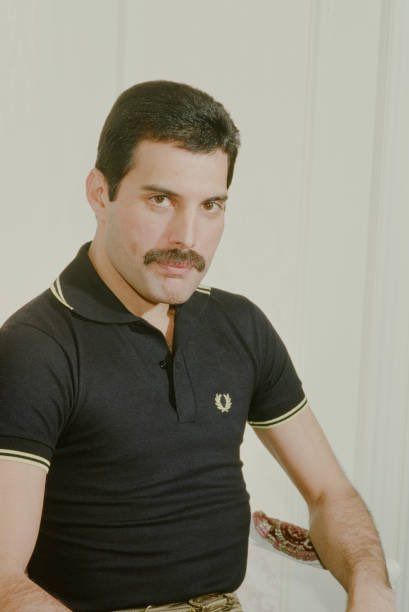 Efsanevi müzisyen Freddie Mercury ölüm yıl dönümünde unutulmadı... Sevgilisiyle çekilen görülmemiş fotoğrafları gündem oldu 6