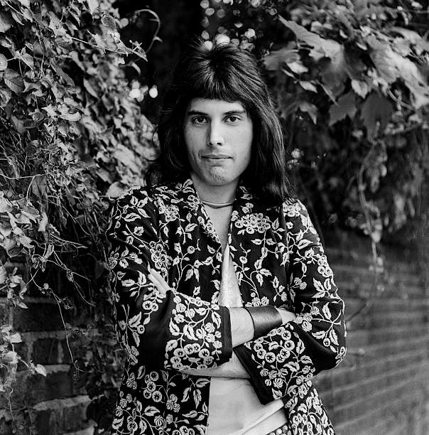 Efsanevi müzisyen Freddie Mercury ölüm yıl dönümünde unutulmadı... Sevgilisiyle çekilen görülmemiş fotoğrafları gündem oldu 4