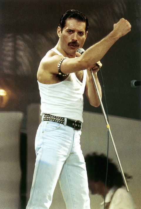Efsanevi müzisyen Freddie Mercury ölüm yıl dönümünde unutulmadı... Sevgilisiyle çekilen görülmemiş fotoğrafları gündem oldu 16