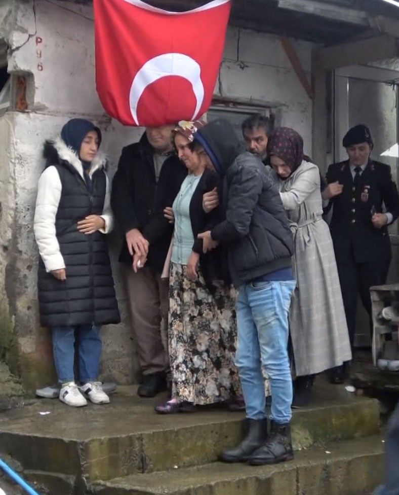 Giresunlu şehidin babaevi görenleri duygulandırdı! 5
