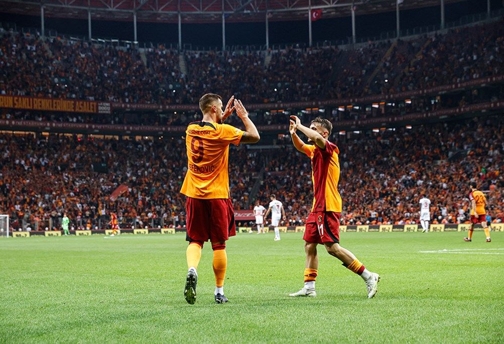 Galatasaray'da bomba patlıyor! 2 transfer 2 ayrılık... 6