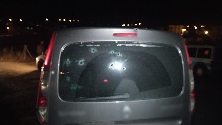 Çorum'da iki grup arasında kavga çıktı, bıçak çekildi, silah patladı... Polis aracına kurşun isabet etti 4