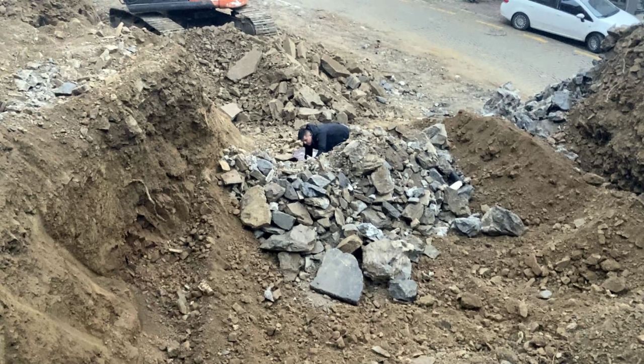 Kağıthane'de esrarengiz olay! Kazı sırasında kafatası ve iskelet bulundu! 1