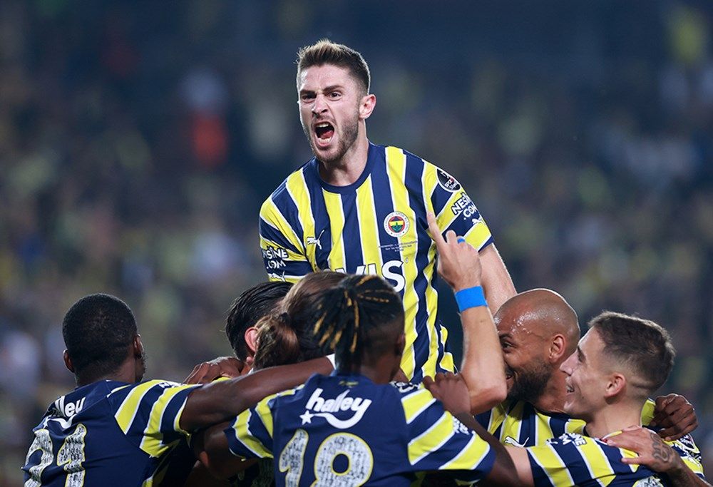 Dünya devi Fenerbahçe'nin kapısında! Sarı-lacivertlilerin milli oyuncusuna sürpriz talip... 1