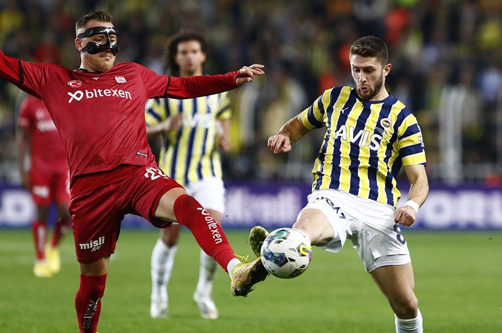 Dünya devi Fenerbahçe'nin kapısında! Sarı-lacivertlilerin milli oyuncusuna sürpriz talip... 2