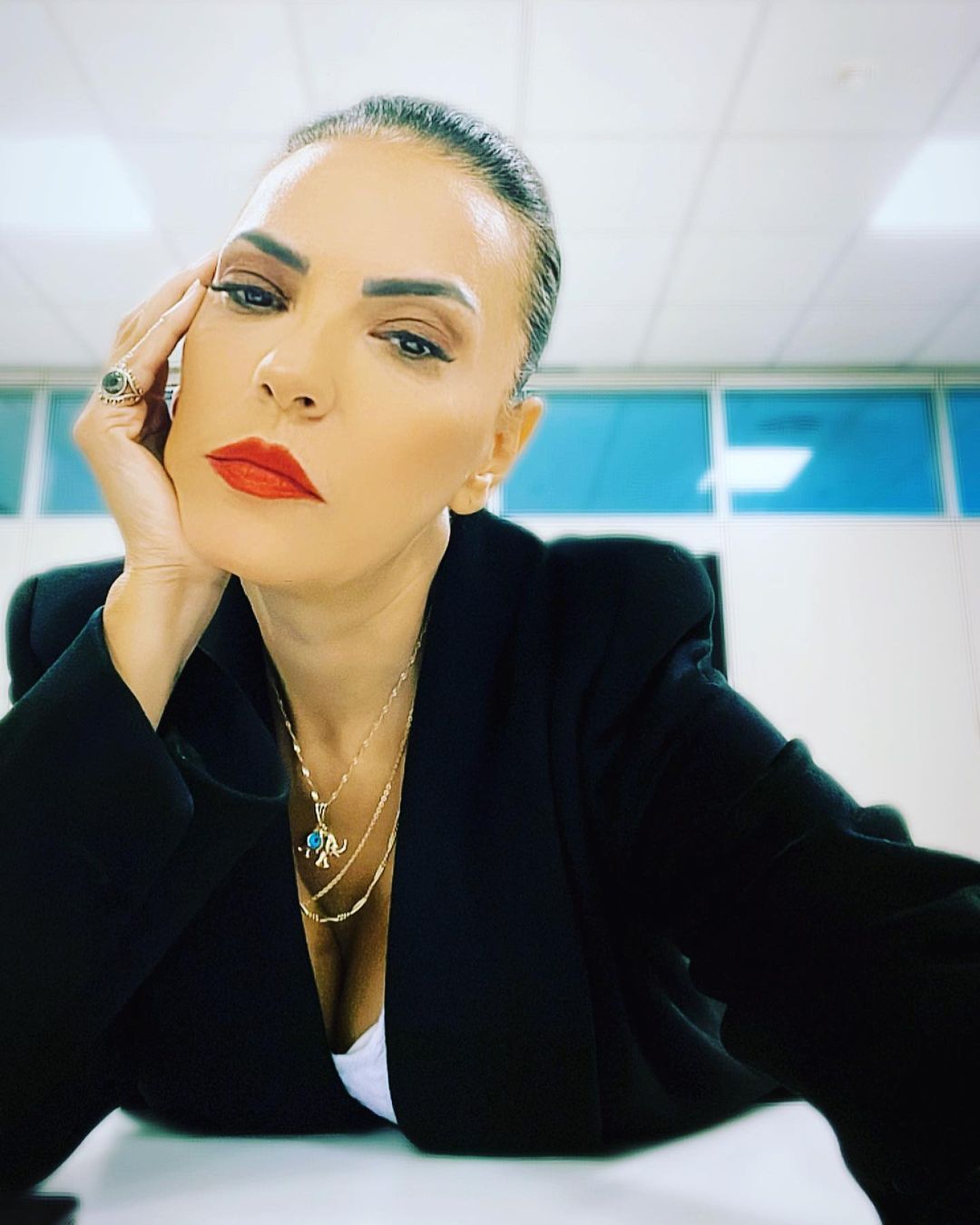 Bazı ünlü isimler ''48'inci Pantene Altın Kelebek Ödülleri'' adaylığından çekildiklerini duyurdular 4