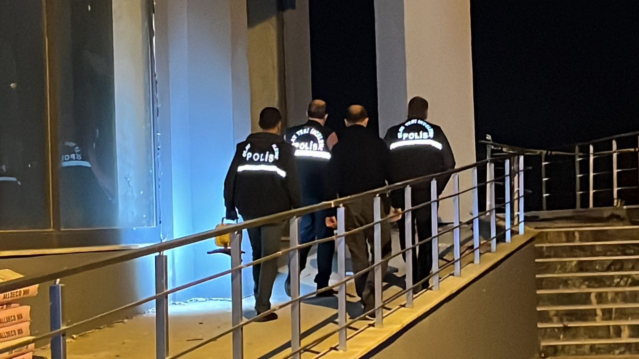Düzce'de üniversite öğrencisi feci şekilde can verdi! Evine giden arkadaşları fark etti... 1