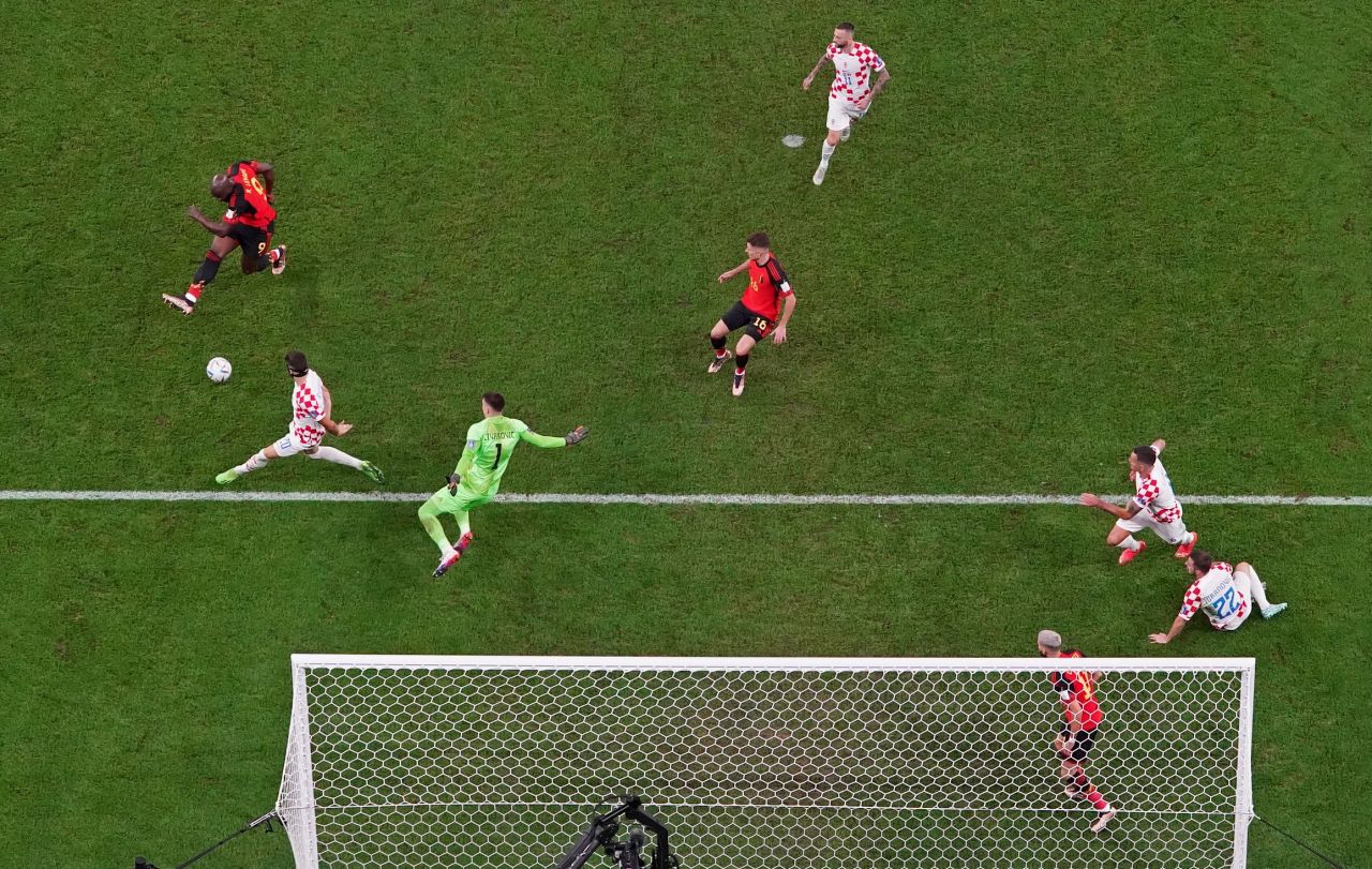 Lukaku kaçırdığı gollerle geceye damga vurdu 6