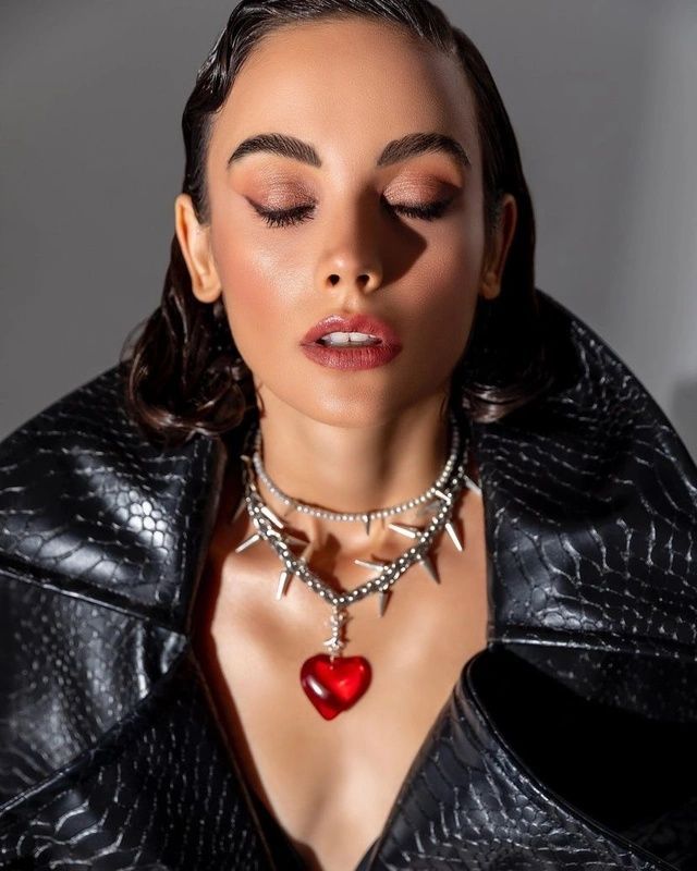 Haftanın En Popüler Kadın Oyuncusu Ne Alina Boz Ne Özge Yağız Oldu! 10