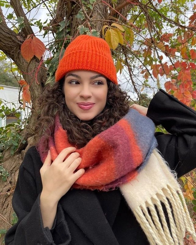 Haftanın En Popüler Kadın Oyuncusu Ne Alina Boz Ne Özge Yağız Oldu! 12