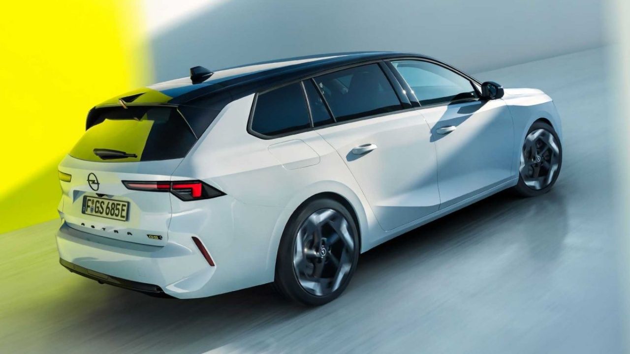 Opel, yeni elektrikli modelleri Astra GSe ve Astra Sports Tourer GSe’yi tanıttı 3
