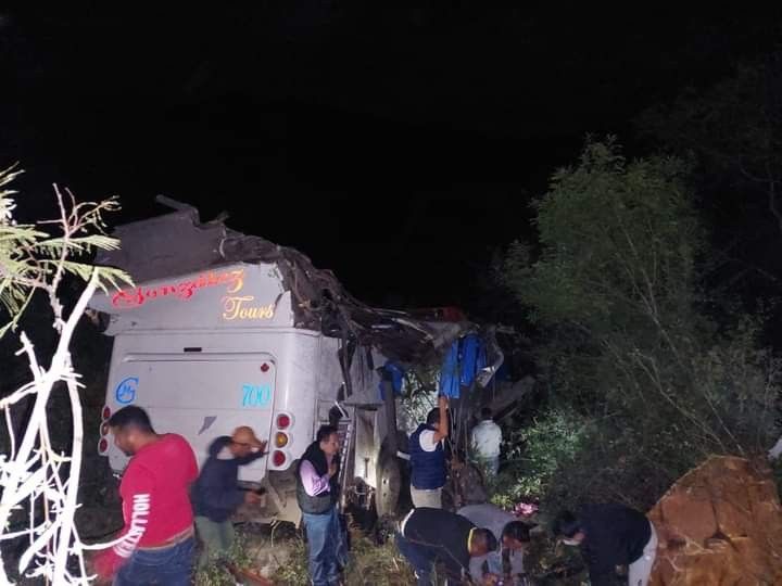 Meksika’da otobüs uçuruma yuvarlandı: 3 ölü, 36 yaralı 4