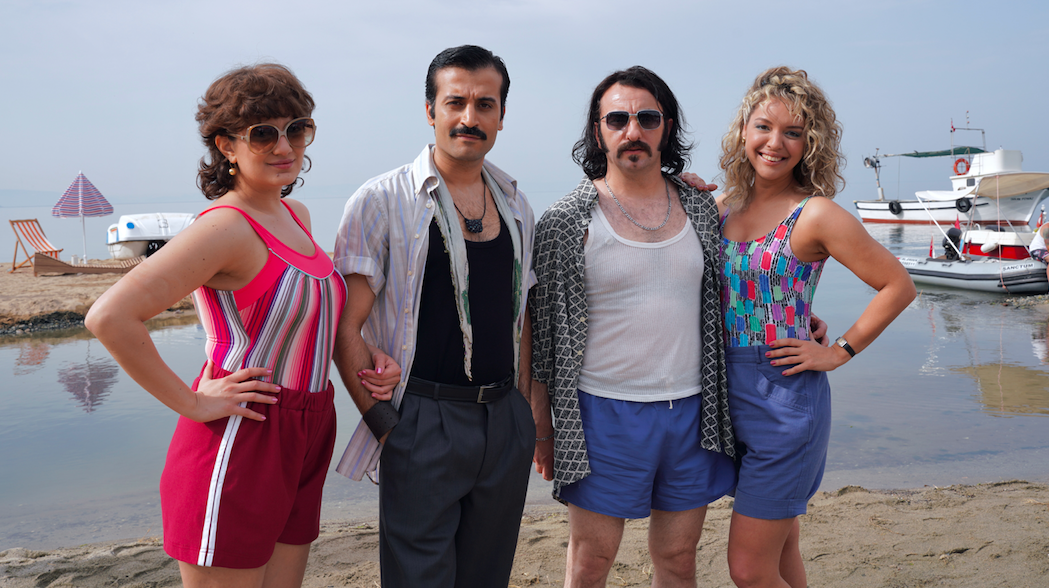 Ata Demirer'in yeni filmi ‘Bursa Bülbülü’nden ilk kareler paylaşıldı 3