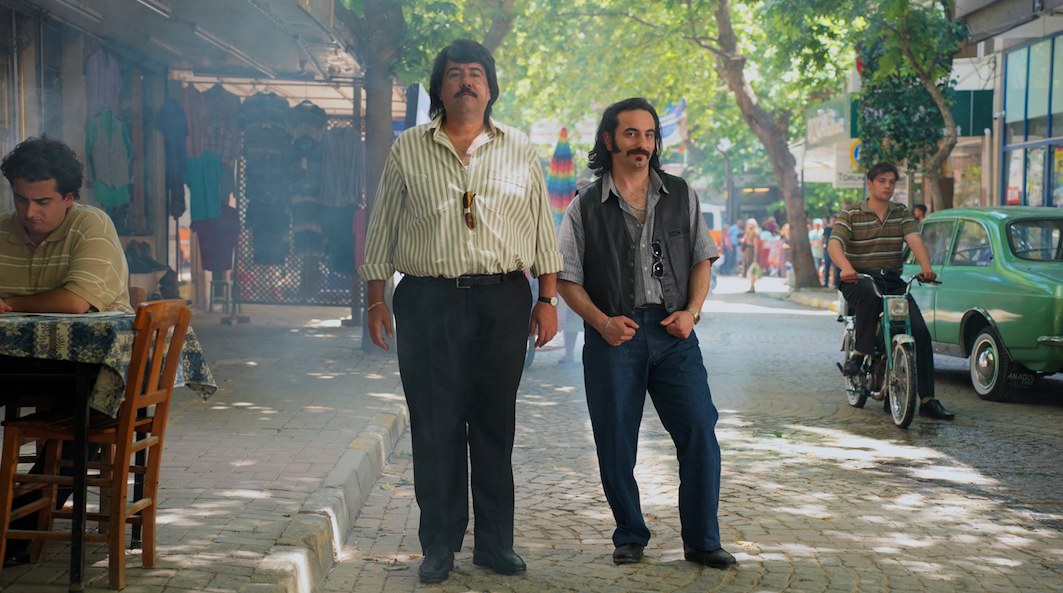Ata Demirer'in yeni filmi ‘Bursa Bülbülü’nden ilk kareler paylaşıldı 2