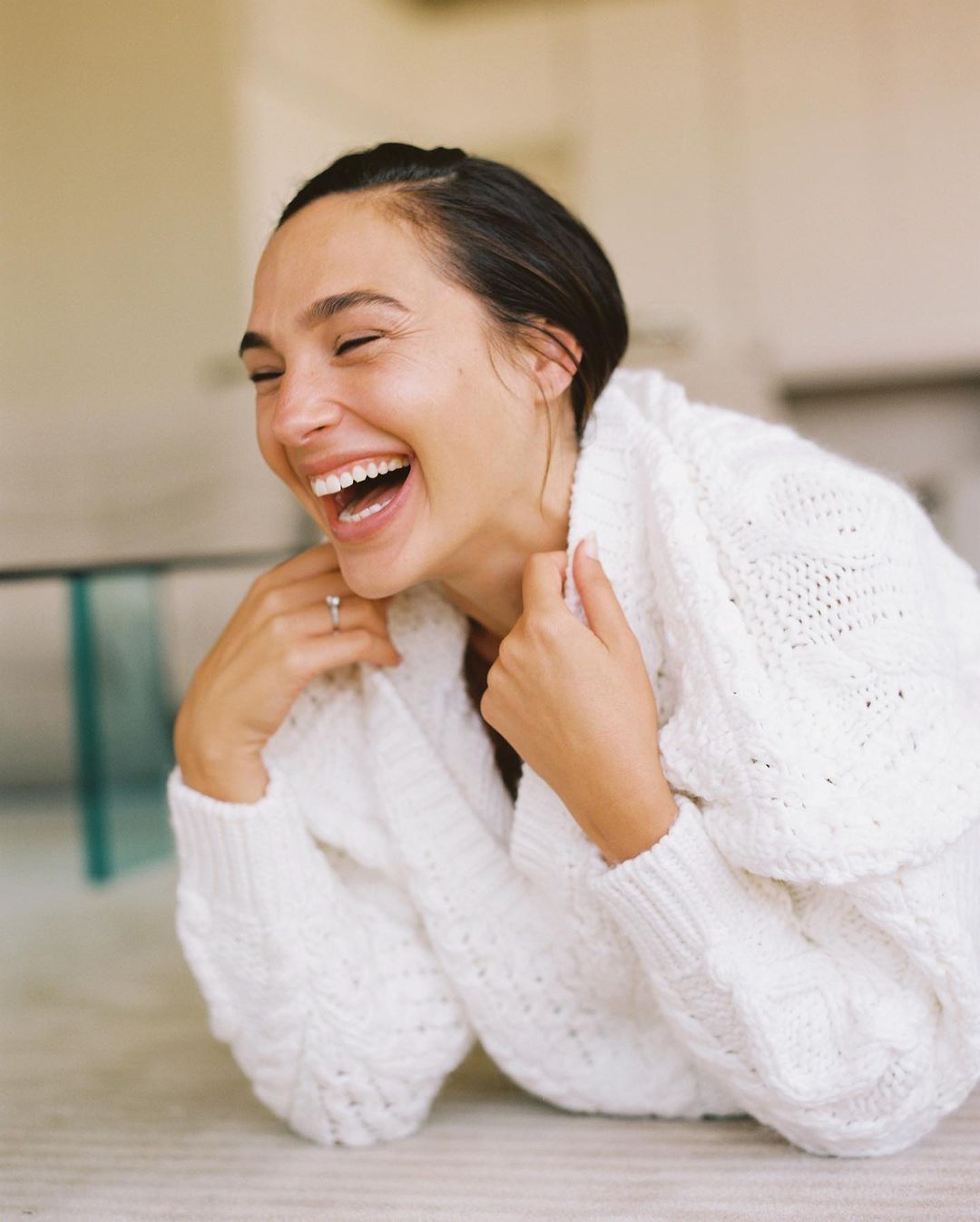 Hande Erçel 'Dünyanın En Güzel 15 Kadını' listesinde 10