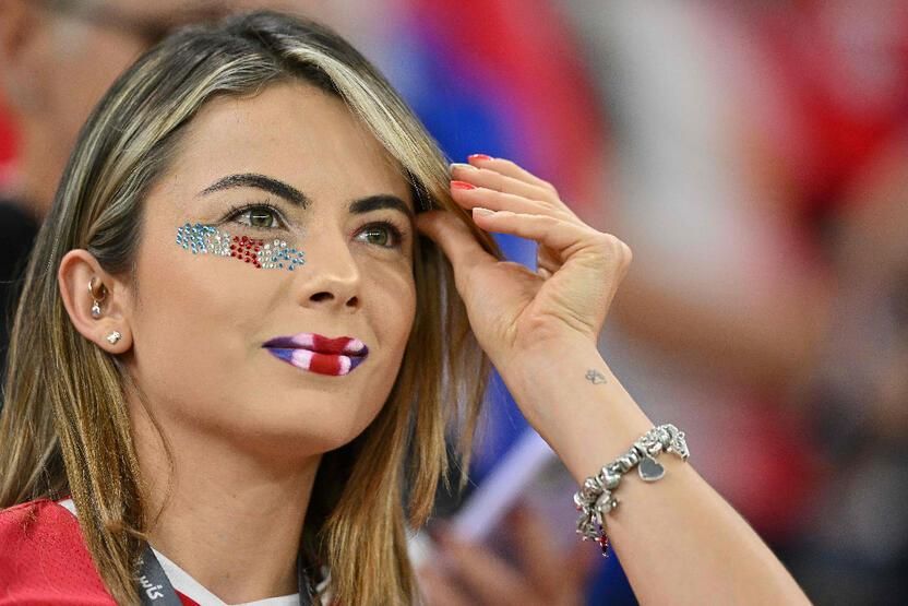 Sahada yıldızlar, tribünde güzeller! İşte Dünya Kupası'nın nefes kesen anları... 25
