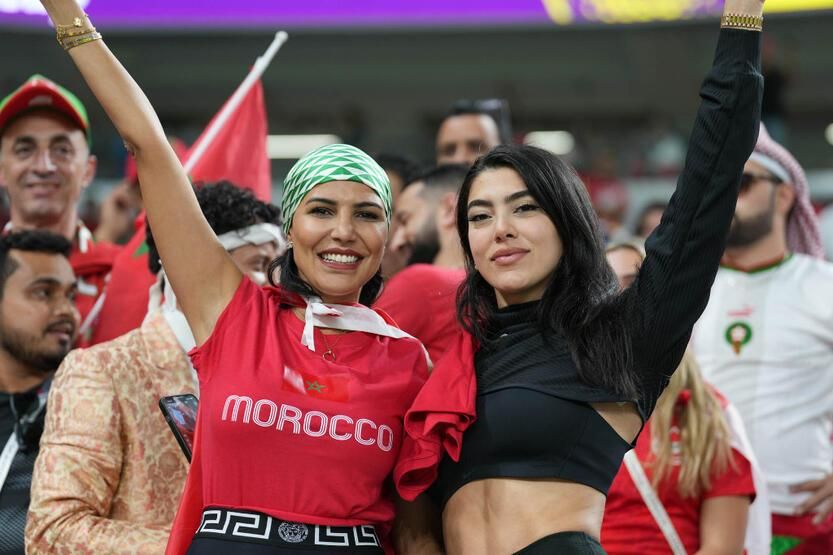 Sahada yıldızlar, tribünde güzeller! İşte Dünya Kupası'nın nefes kesen anları... 9