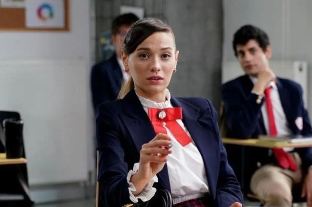 Yalı Çapkını Yılın En Kötü Dizisi Seçildi! Bir Garip Altın Menemen... 3