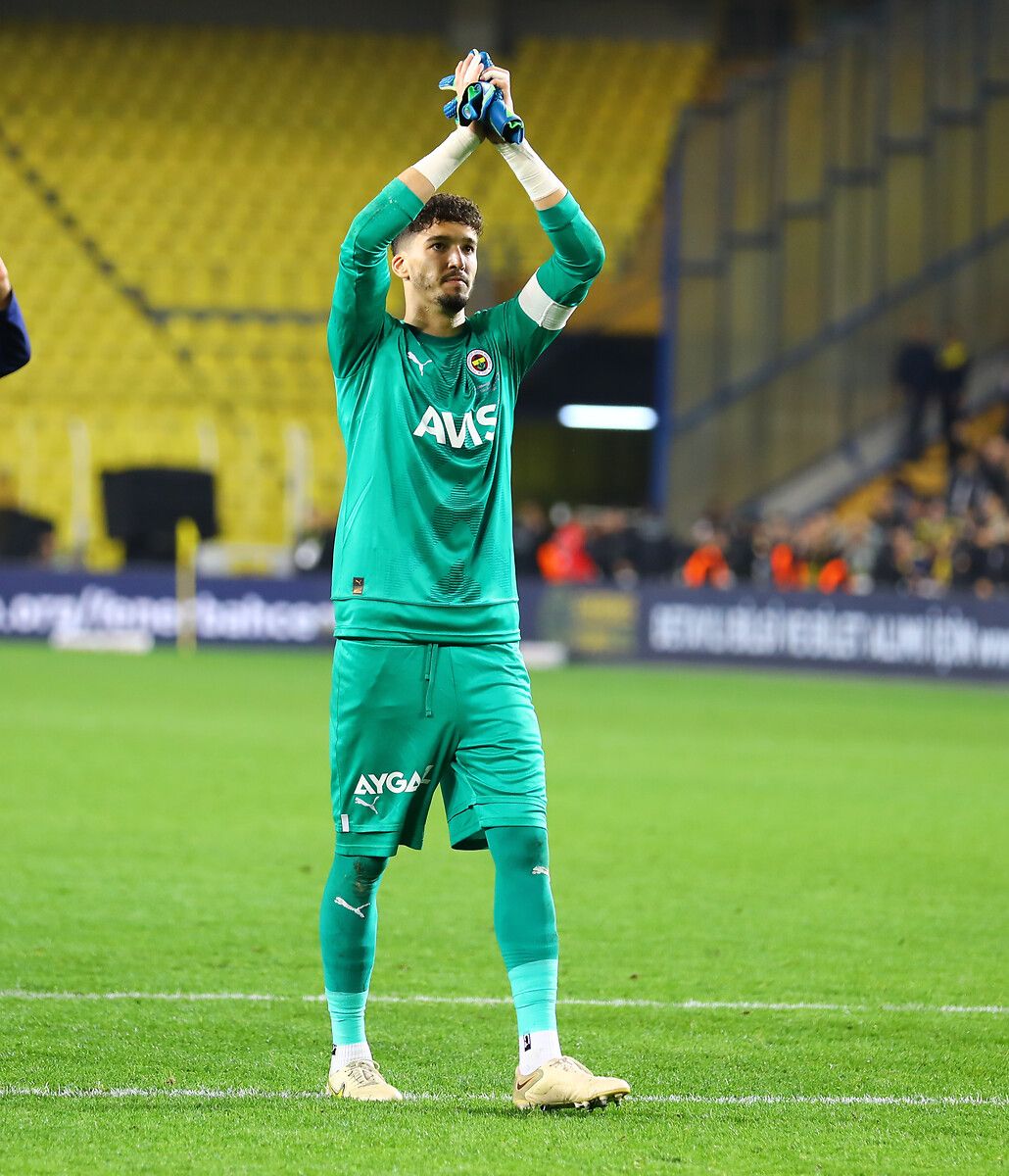Altay Bayındır'a dünya devi talip 8