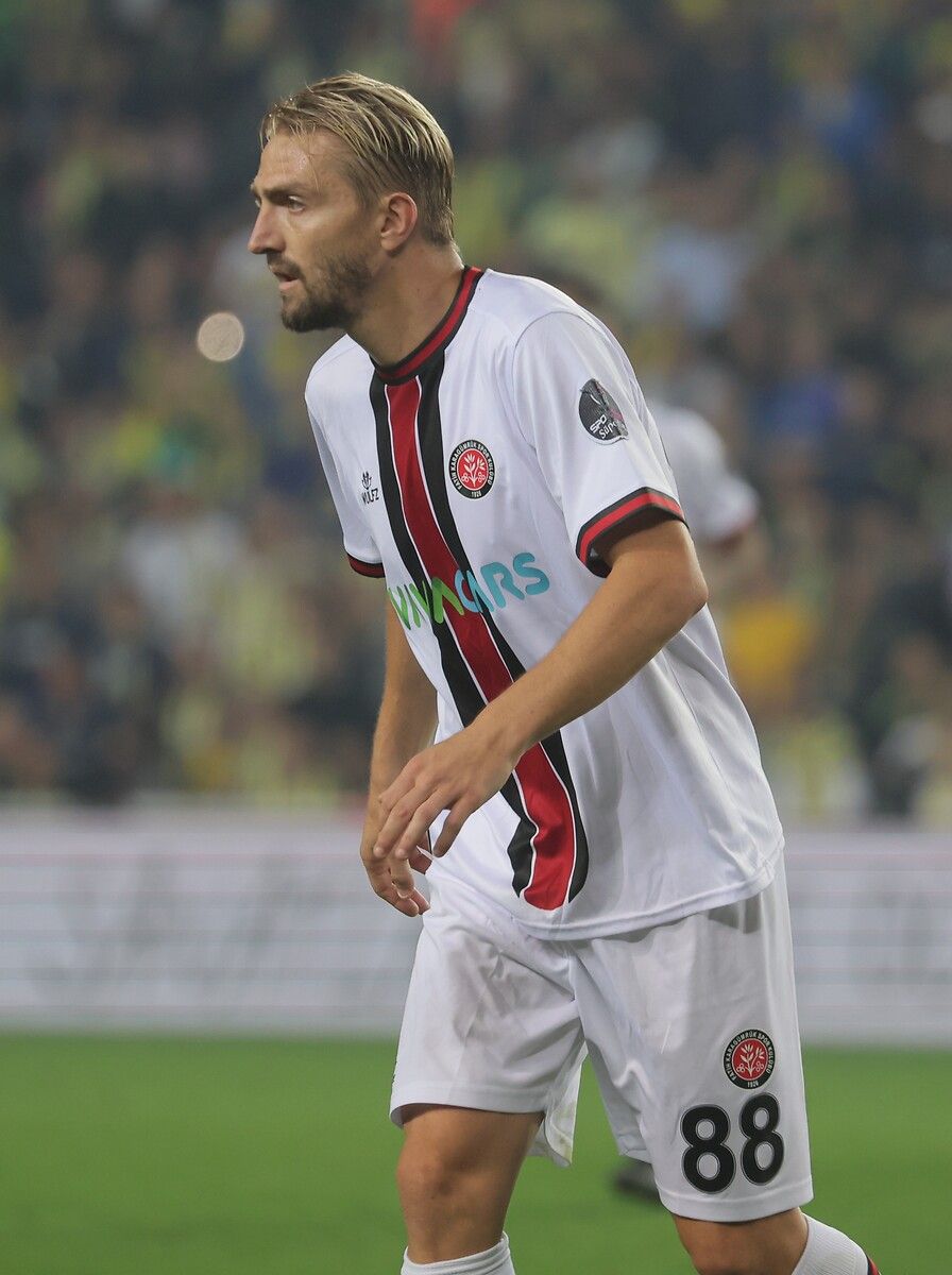 Okan Buruk'tan Caner Erkin kararı 9
