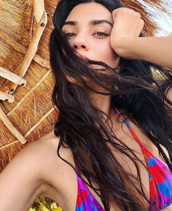 Tuba Büyüküstün Çocuklarını Alıp Ülkeyi Terk Etti! 10
