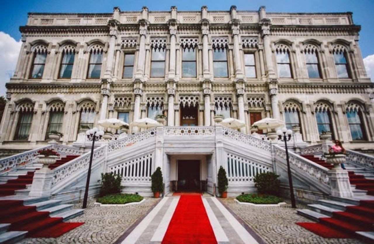 İstanbul’un nadide yapısı: Çırağan Sarayı 10