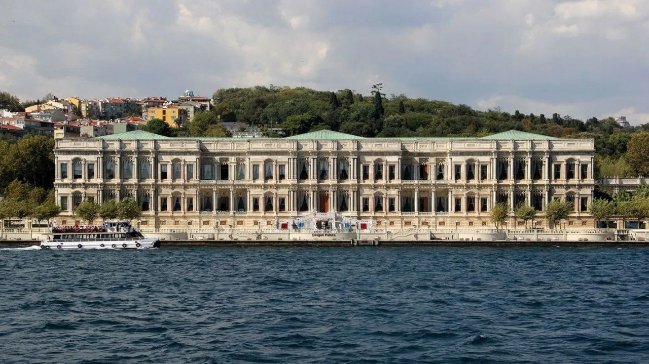 İstanbul’un nadide yapısı: Çırağan Sarayı 11