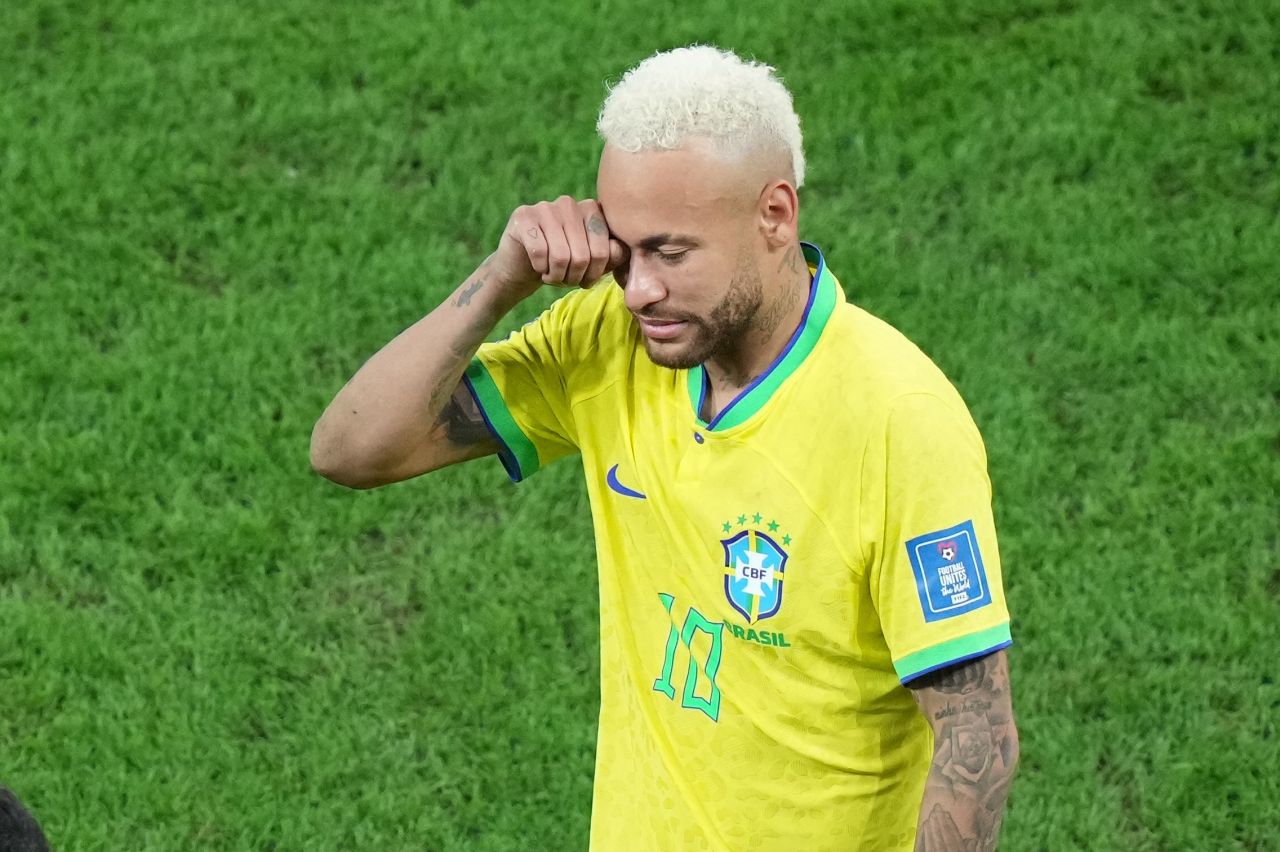 Geceye Neymar’ın gözyaşları damga vurdu 14