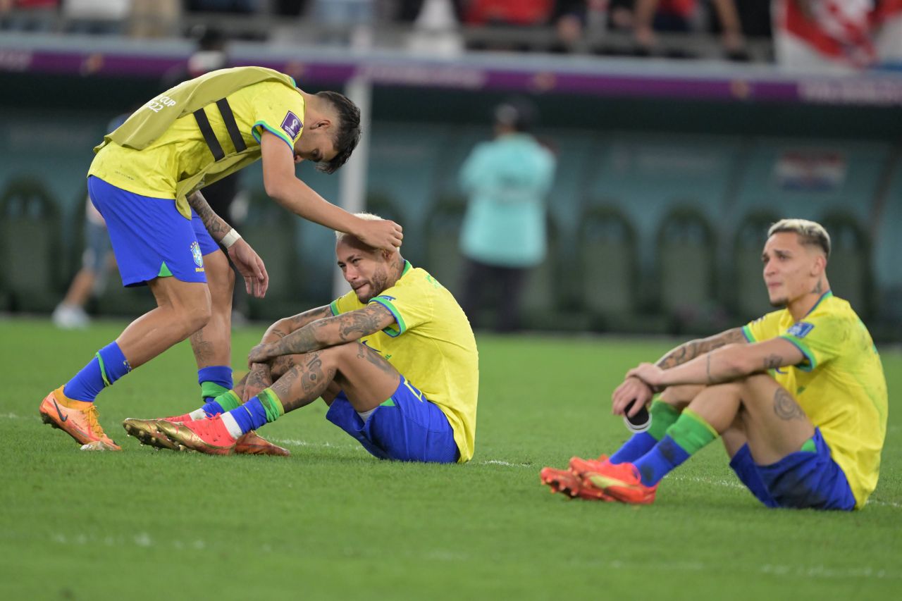 Geceye Neymar’ın gözyaşları damga vurdu 19