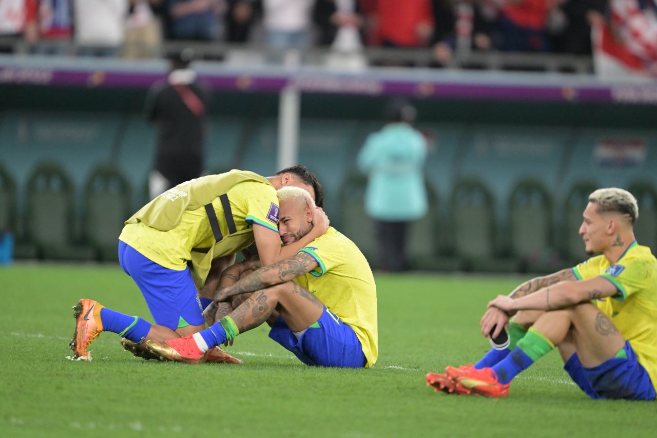 Geceye Neymar’ın gözyaşları damga vurdu 20