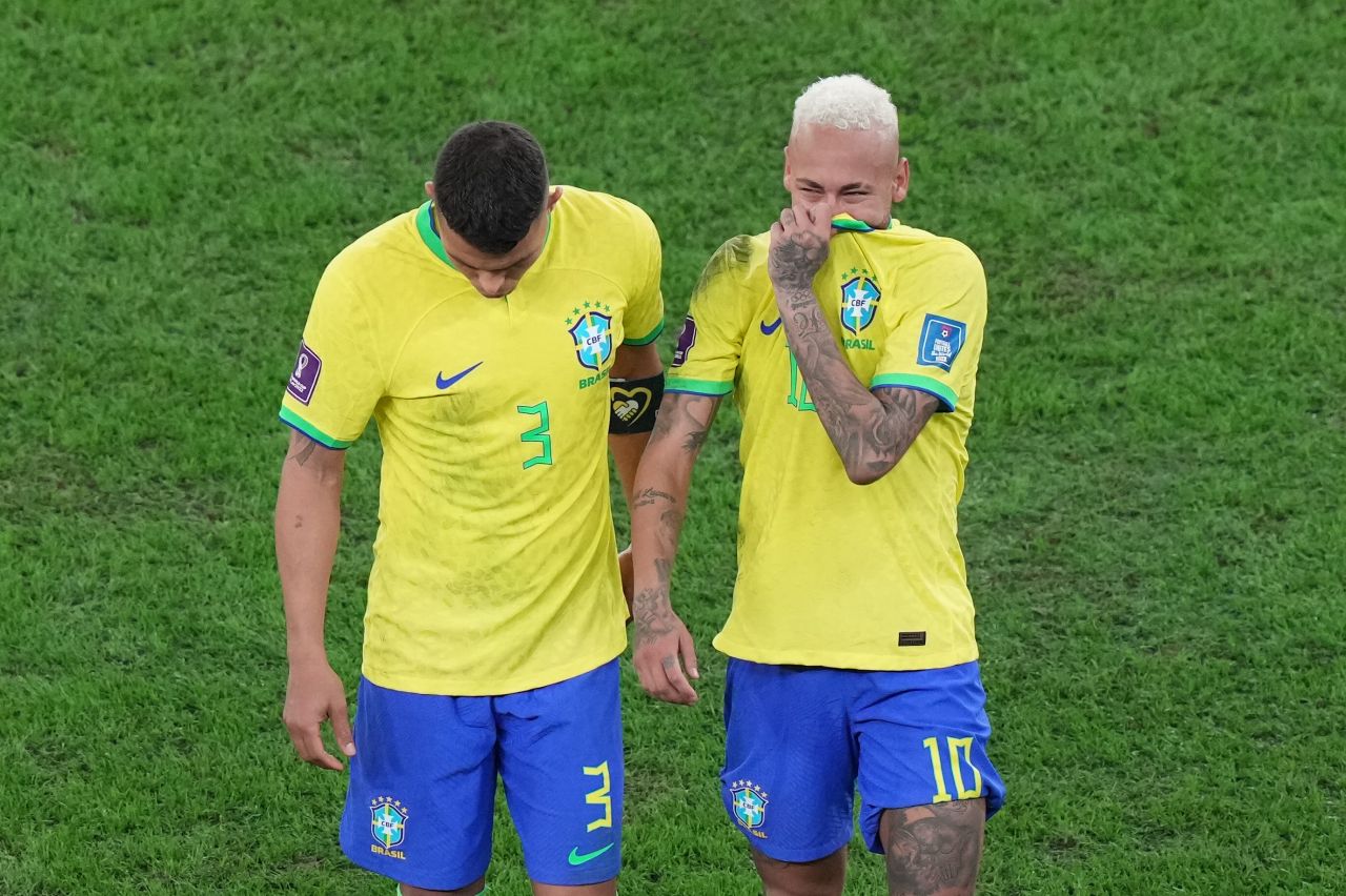 Geceye Neymar’ın gözyaşları damga vurdu 1