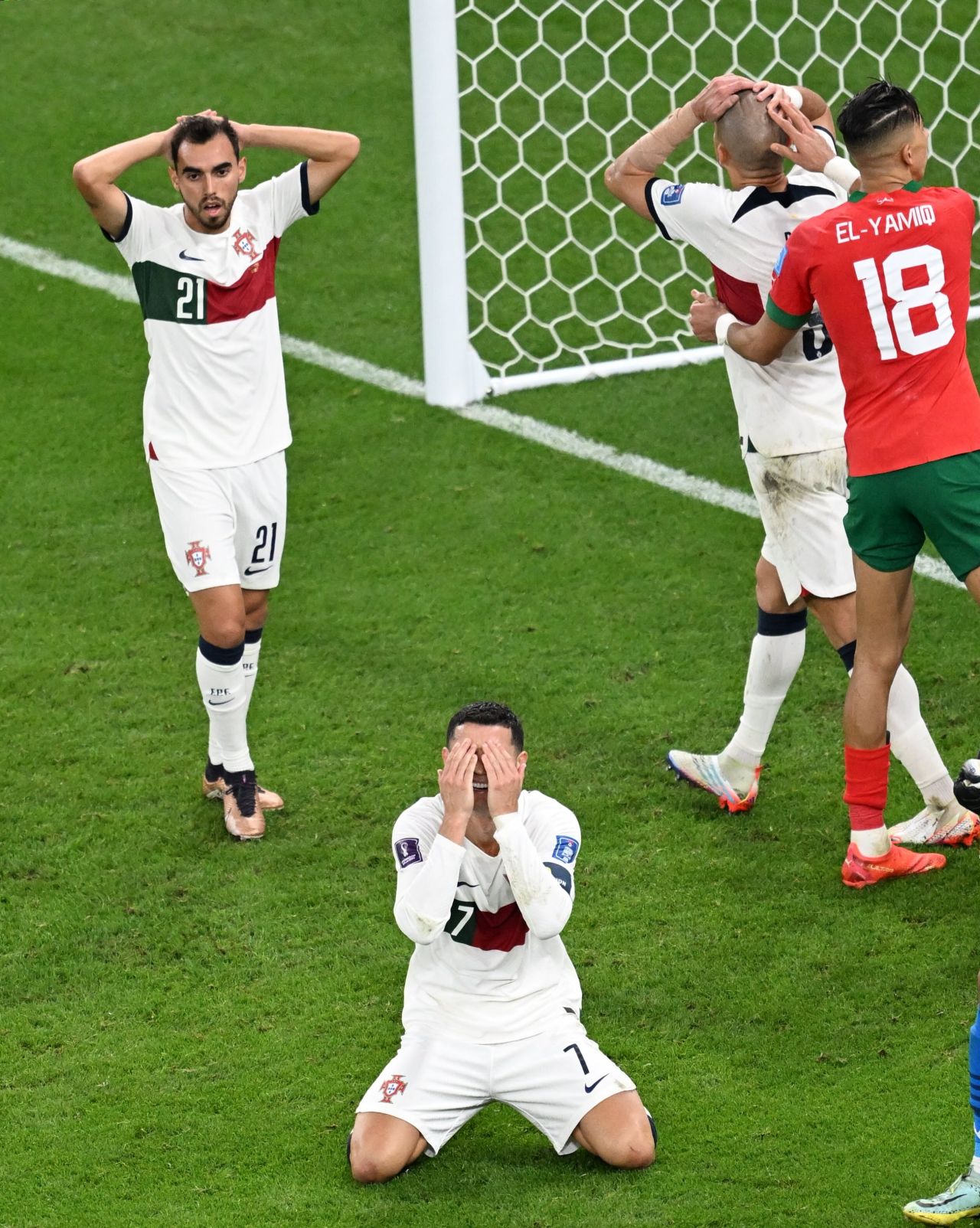 Tarihi zaferin sevincini anneleriyle paylaştılar! 8