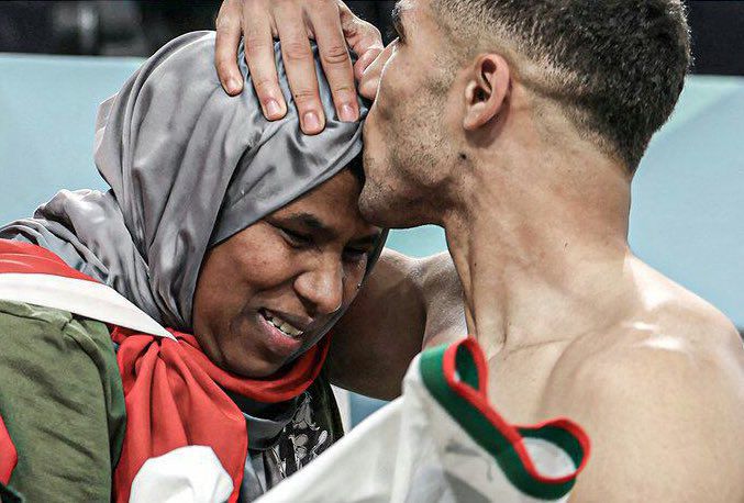 Tarihi zaferin sevincini anneleriyle paylaştılar! 6