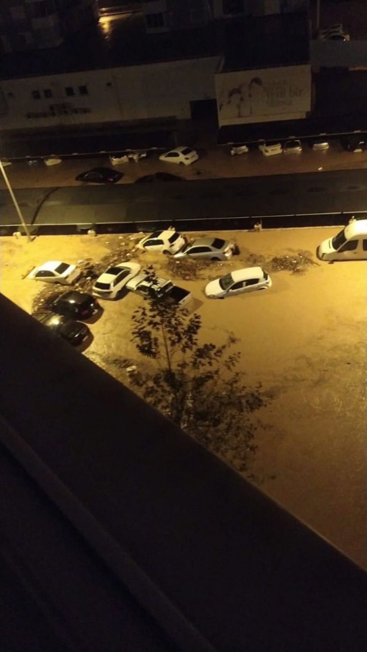 Antalya'da sel felaketi: Sular önüne kattığını aldı, götürdü! Eğitime 1 gün ara verildi 6