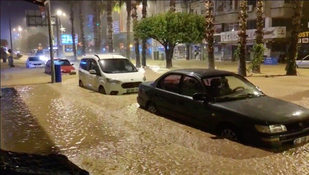 Antalya'daki sel felaketinin boyutu hava aydınlanınca ortaya çıktı 3