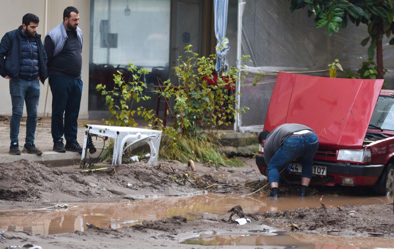 Antalya'daki sel felaketinin boyutu hava aydınlanınca ortaya çıktı 7