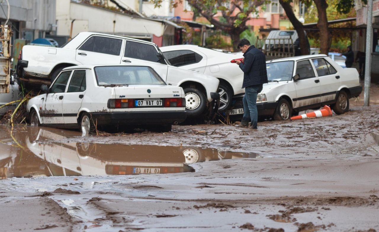 Antalya'daki sel felaketinin boyutu hava aydınlanınca ortaya çıktı 8