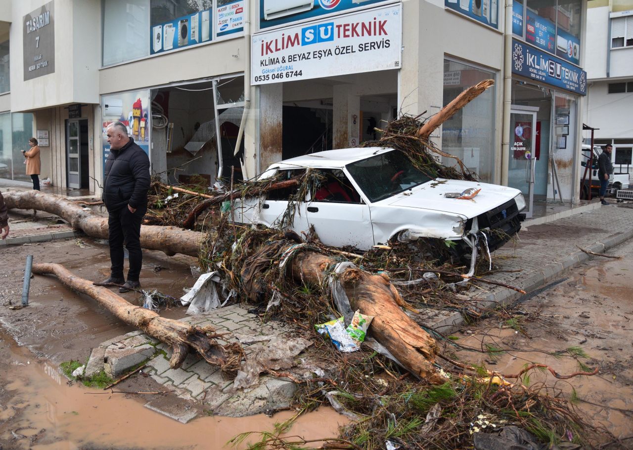 Antalya'daki sel felaketinin boyutu hava aydınlanınca ortaya çıktı 10