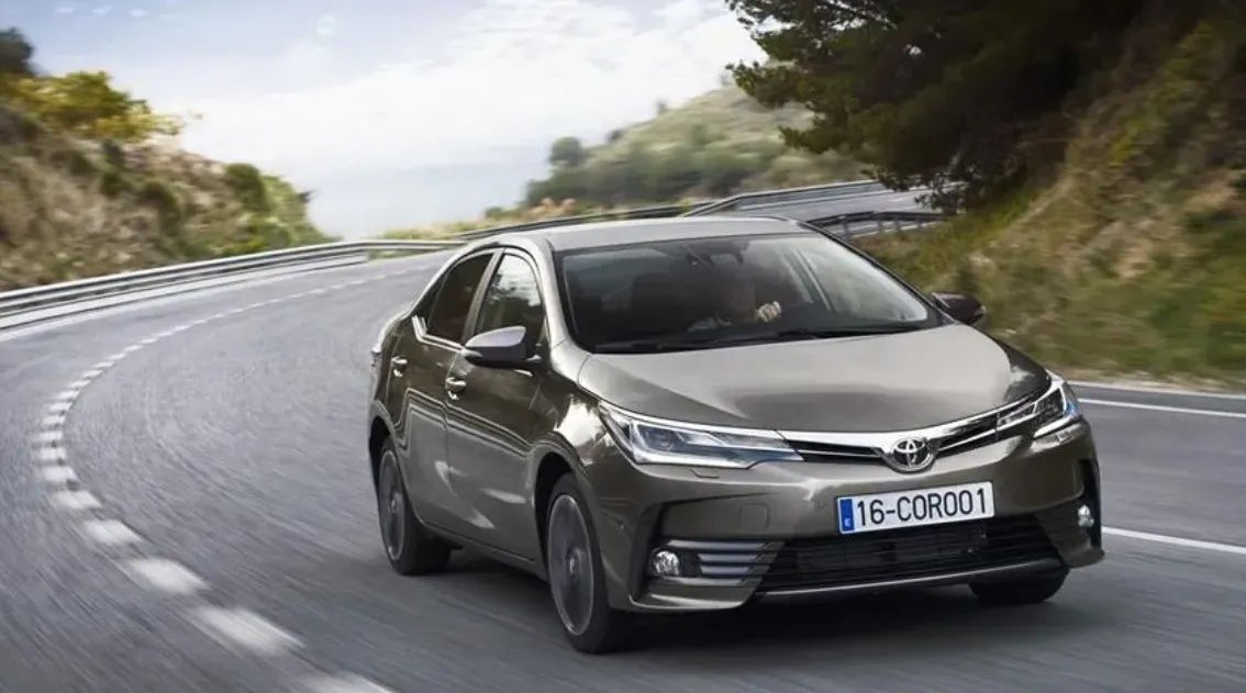 Toyota Tüm Fiyat Listelerini Güncelledi! Corolla, Hibrit, Cross Fiyatlarını Aşağıya Çekti 8