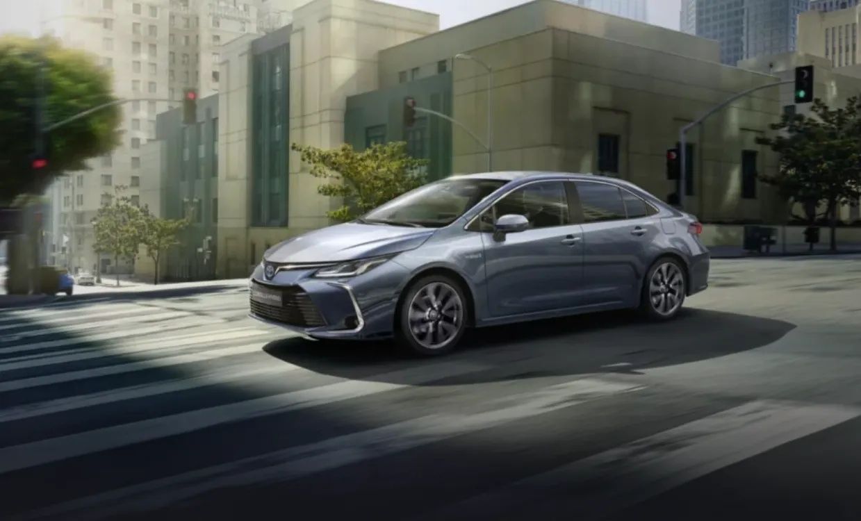 Toyota Tüm Fiyat Listelerini Güncelledi! Corolla, Hibrit, Cross Fiyatlarını Aşağıya Çekti 14