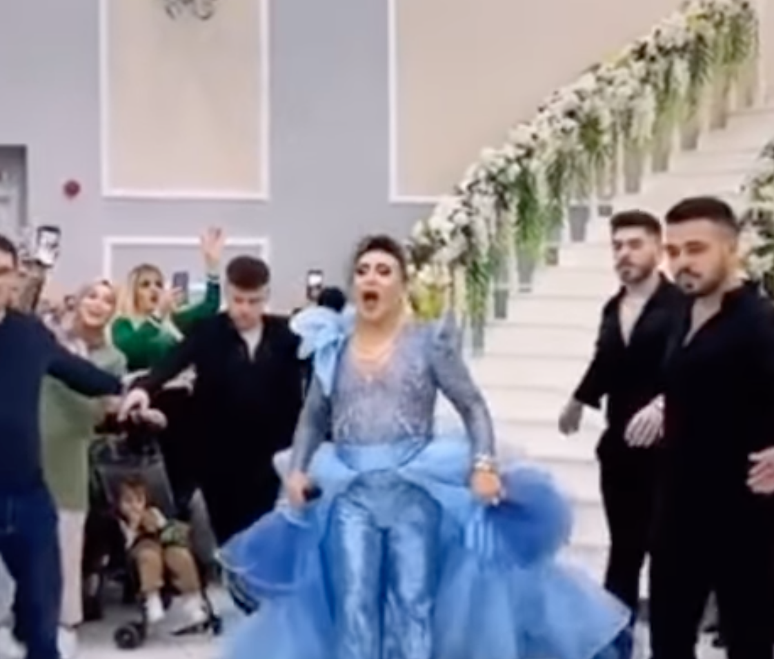 Gebze’de eşcinsel kişinin kadınlarla eğlencesi tepki çekti 2