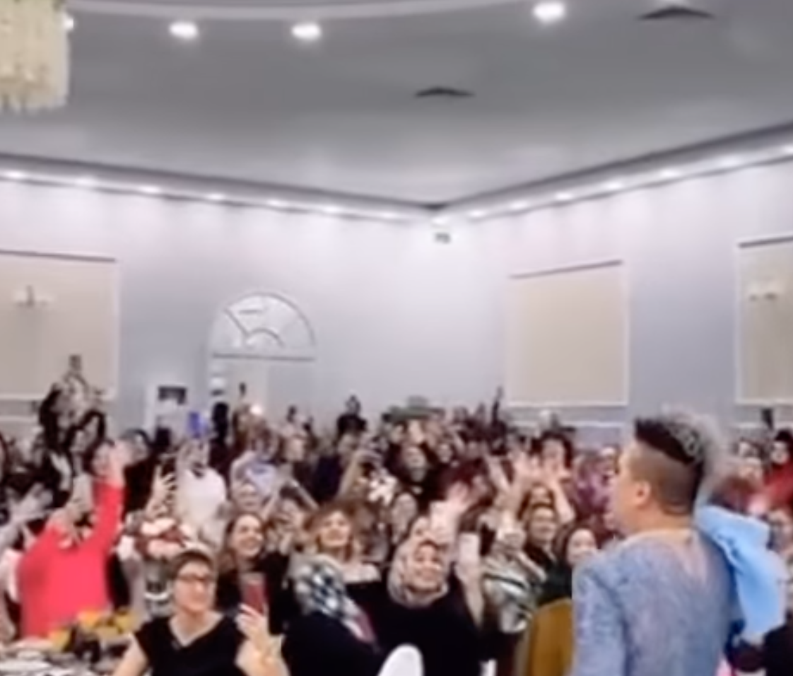 Gebze’de eşcinsel kişinin kadınlarla eğlencesi tepki çekti 5