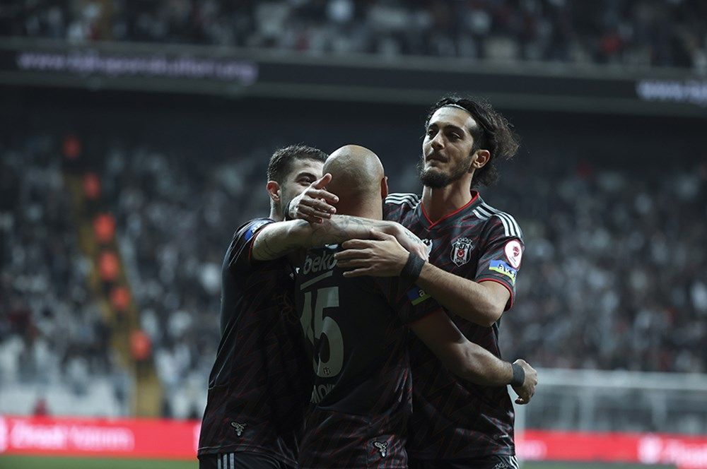 Fenerbahçe yayın gelirinde, Galatasaray tribünde zirvede 7