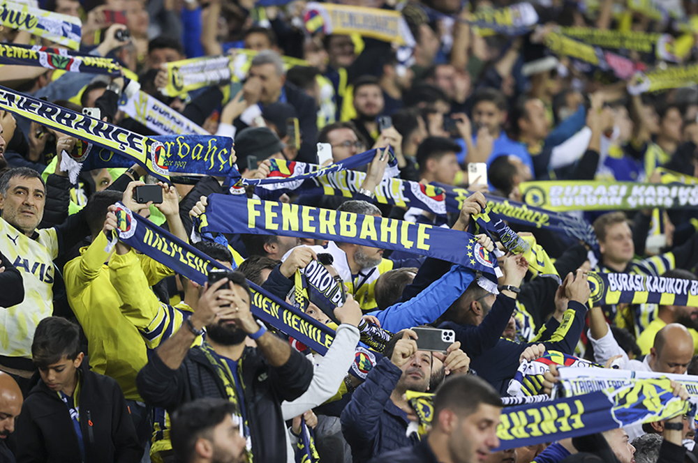 Fenerbahçe yayın gelirinde, Galatasaray tribünde zirvede 9