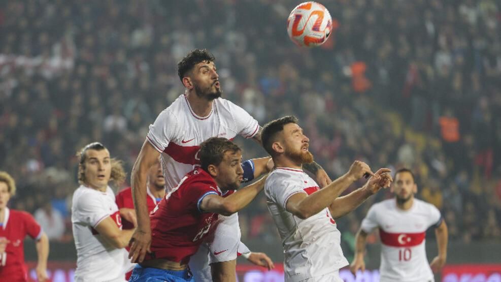 Fenerbahçe ezeli rakiplerden yıldızı kaptı! İşte oyuncunun bonservis bedeli... 3