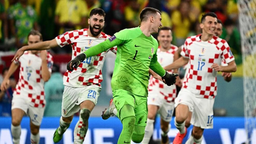 Dünya Kupası'nın yıldız kalecisiyle görüşmeler başladı! 1