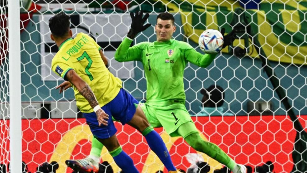 Dünya Kupası'nın yıldız kalecisiyle görüşmeler başladı! 10